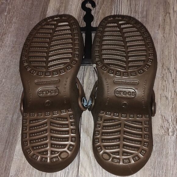 Crocs brown girls sandals Sz 4 New - Picture 9 of 10